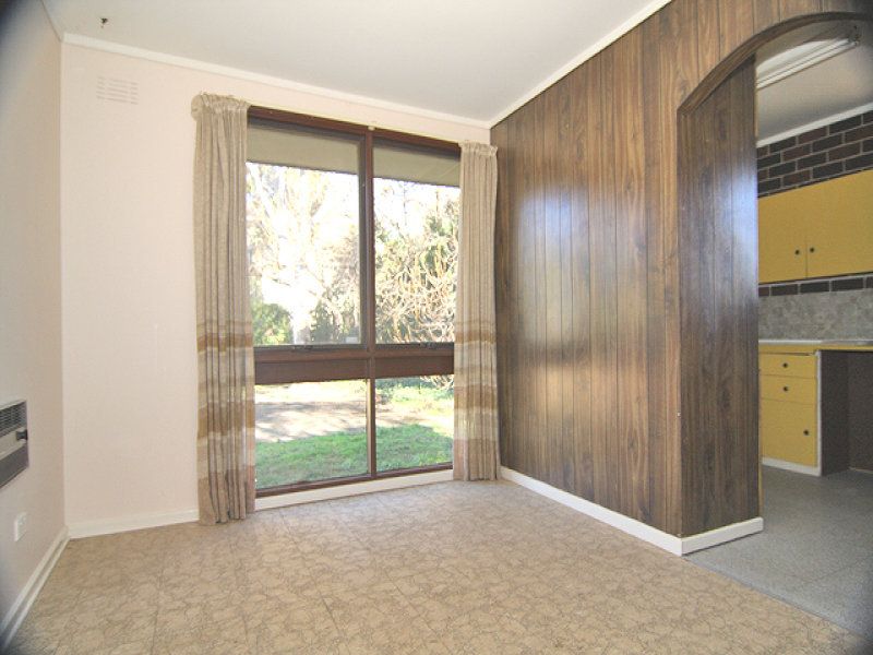77 Kalgoorlie Crescent, Fisher - Thumbnail 3