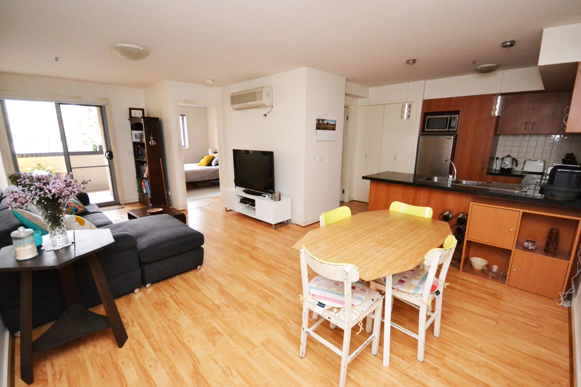 CUTE, COSY AND CONVENIENTLY LOCATED