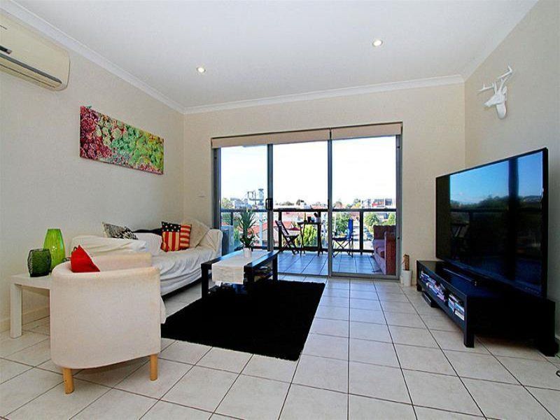 Luxurious 3 Bedroom Apartment in a Boutique Block