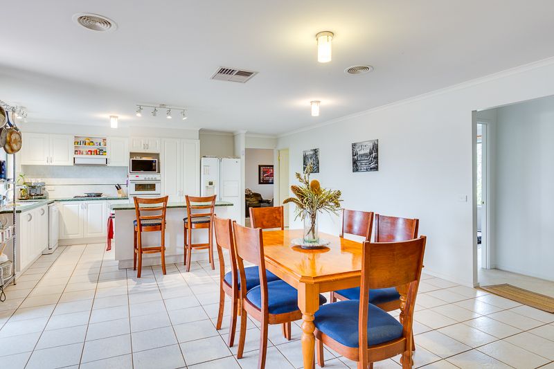 90 Holts Lane, Bacchus Marsh - Thumbnail 4