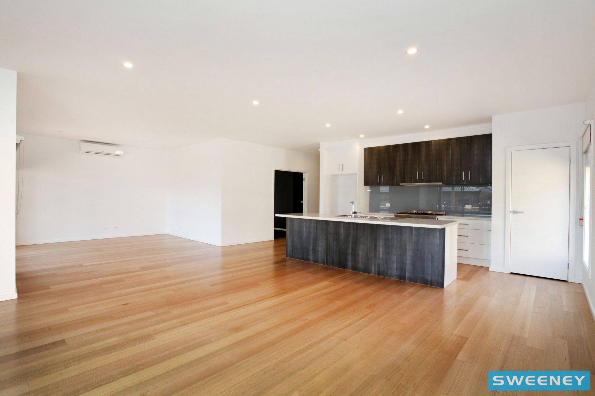33 Clementson Drive, Caroline Springs - Thumbnail 5