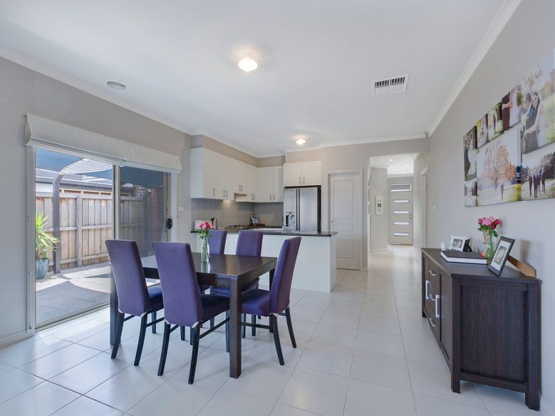 23 Songbird Crescent SOUTH MORANG, South Morang - Thumbnail 8