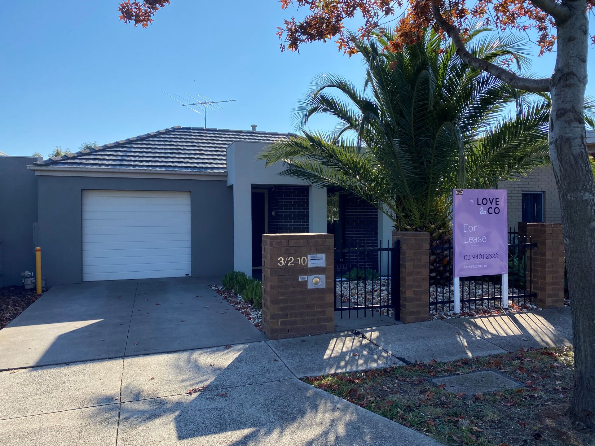 MODERN UNIT CLOSE TO ALL CRAIGIEBURN HAS TO OFFER!