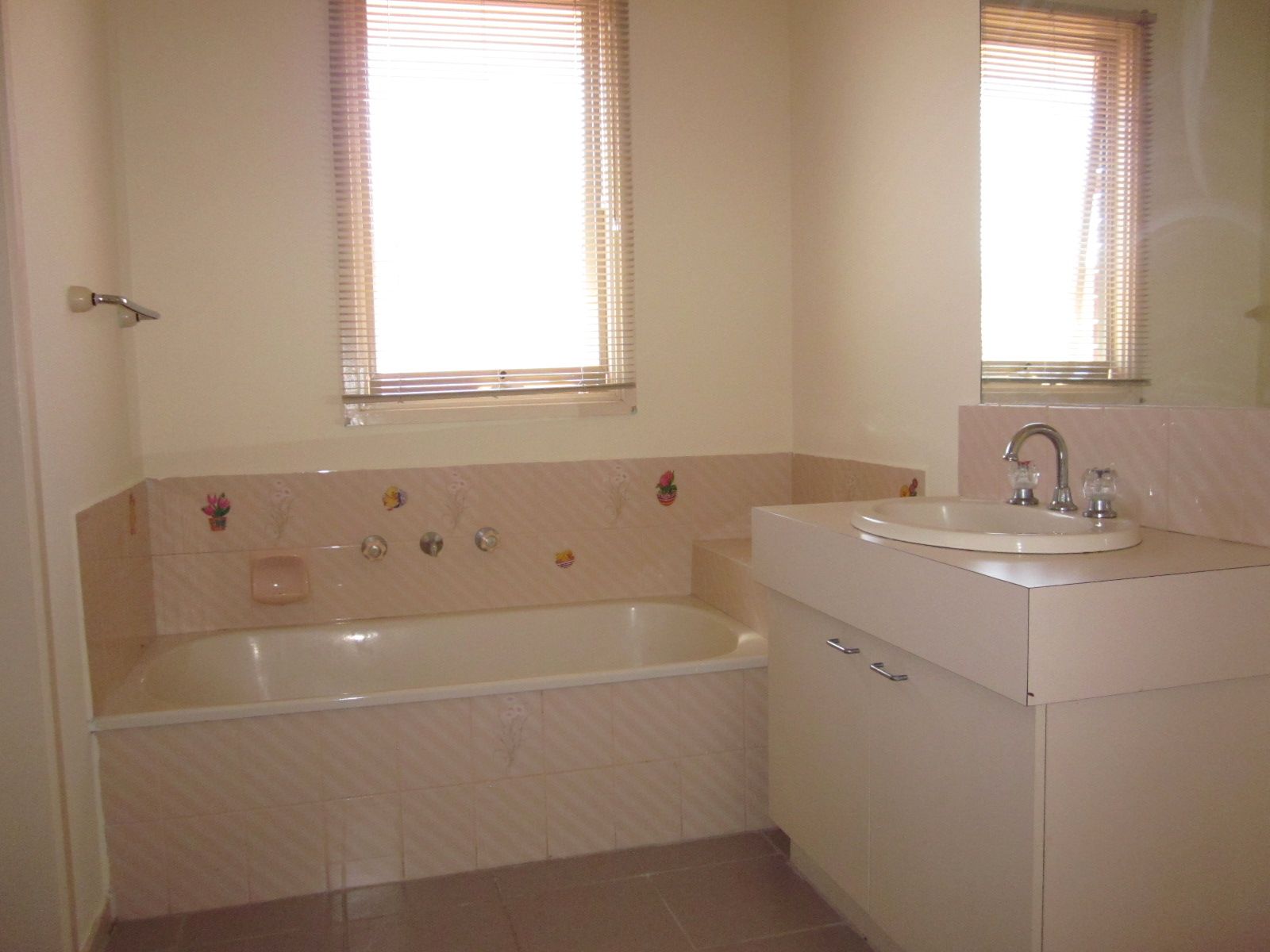 GREAT HOME IN A PERFECT, PEACEFUL LOCATION
