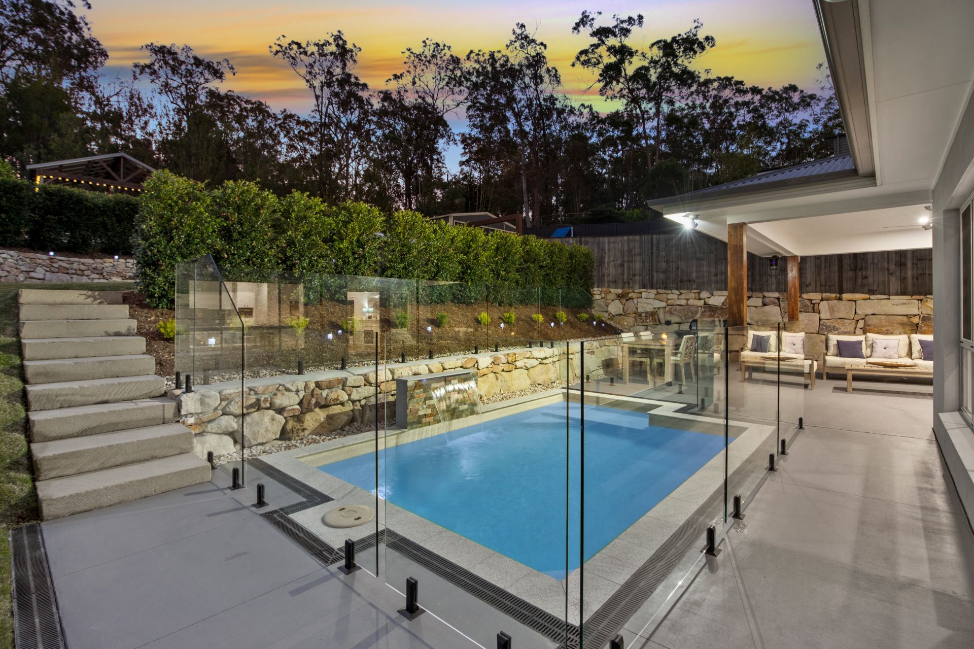 $ 1,400,000, Oxenford - Thumbnail 3