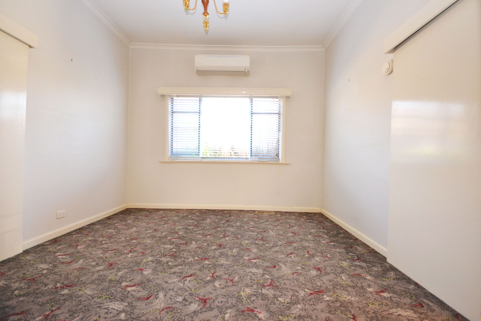 ORIGINAL CHARM IN A GREAT LOCATION