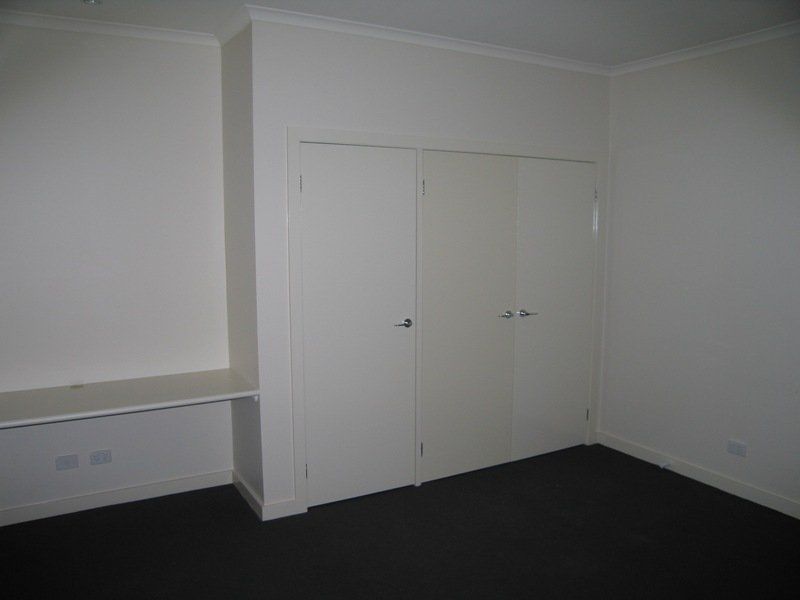 DELIGHTFUL 1 BEDROOM + STUDY!