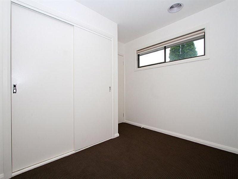 Modern 4 Bedroom Townhouse!