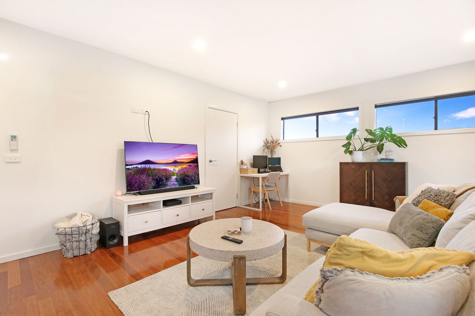 **Modern & Contemporary Living**
