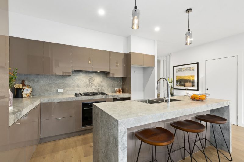 1 and 3/760 Elgar Road, Doncaster - Thumbnail 4