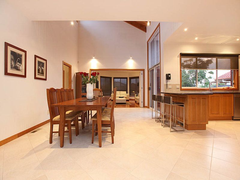 14 Trythall Avenue, Altona Meadows - Thumbnail 4