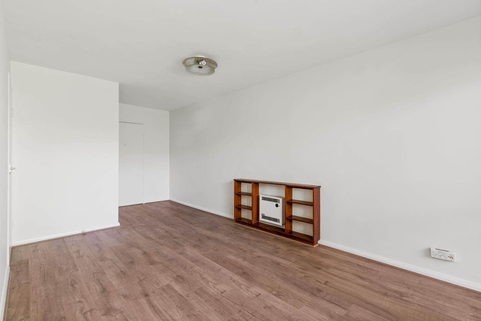 Spacious Two Bedroom Apartment In Idyllic Location!