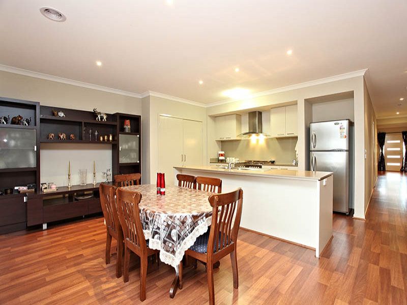 35 Lancefield Drive, Caroline Springs - Thumbnail 3