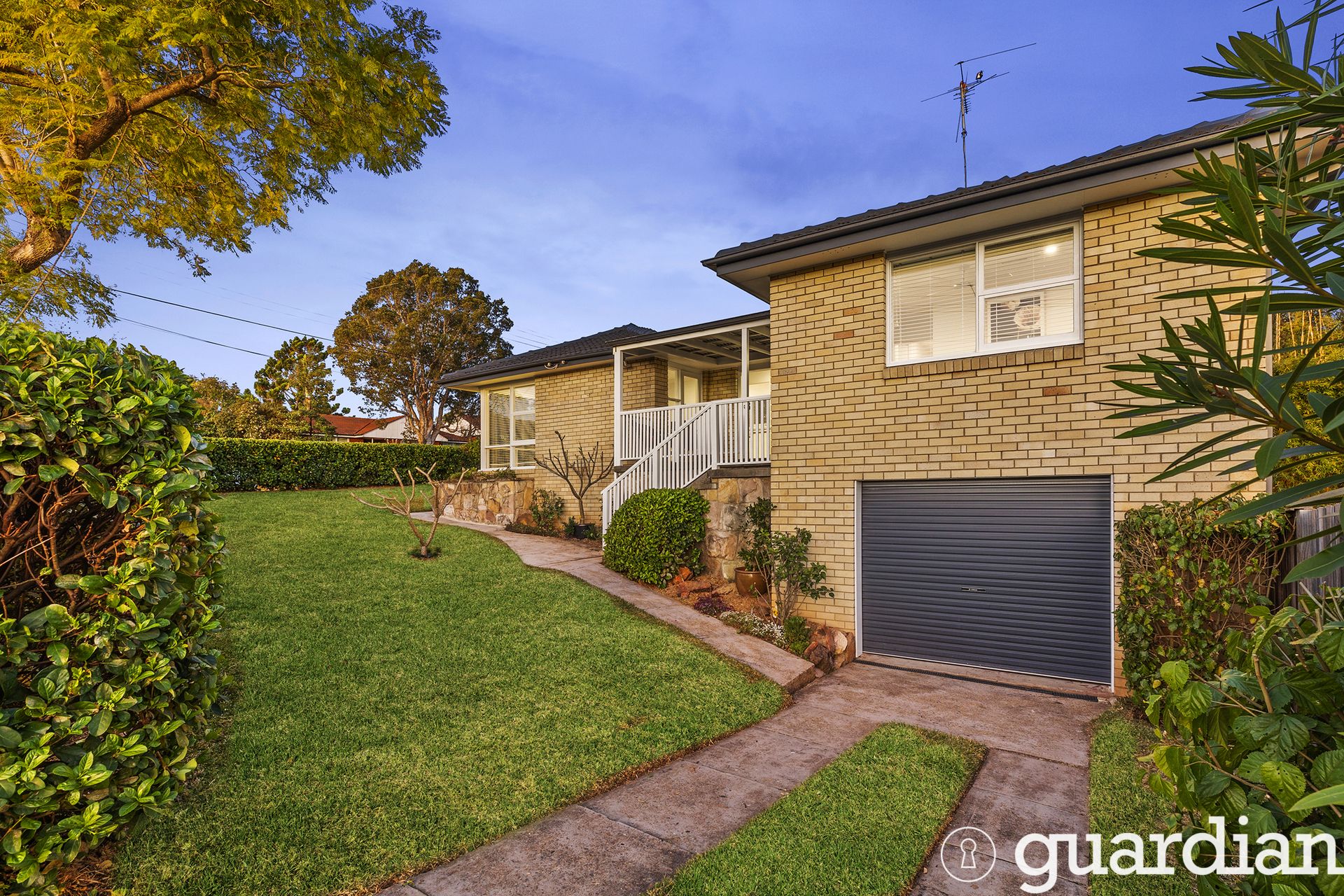 33 Verletta Avenue Castle Hill NSW, Castle Hill - Thumbnail 2