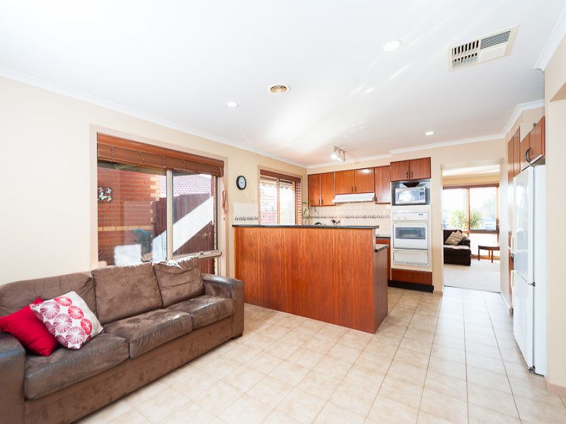 8 Burswood Court, Seabrook - Thumbnail 4