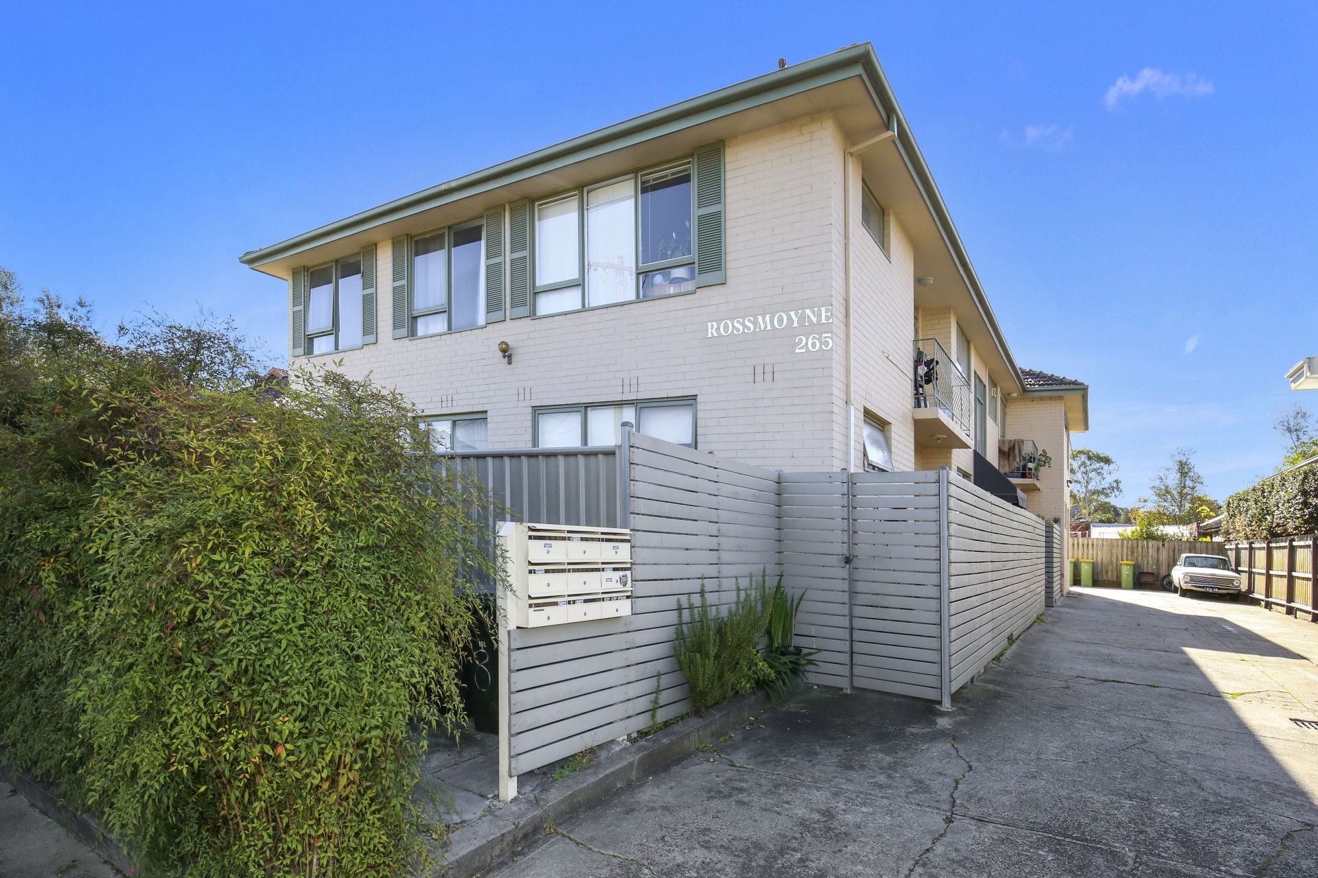 Fabulous two bedroom apartment awaitng you!