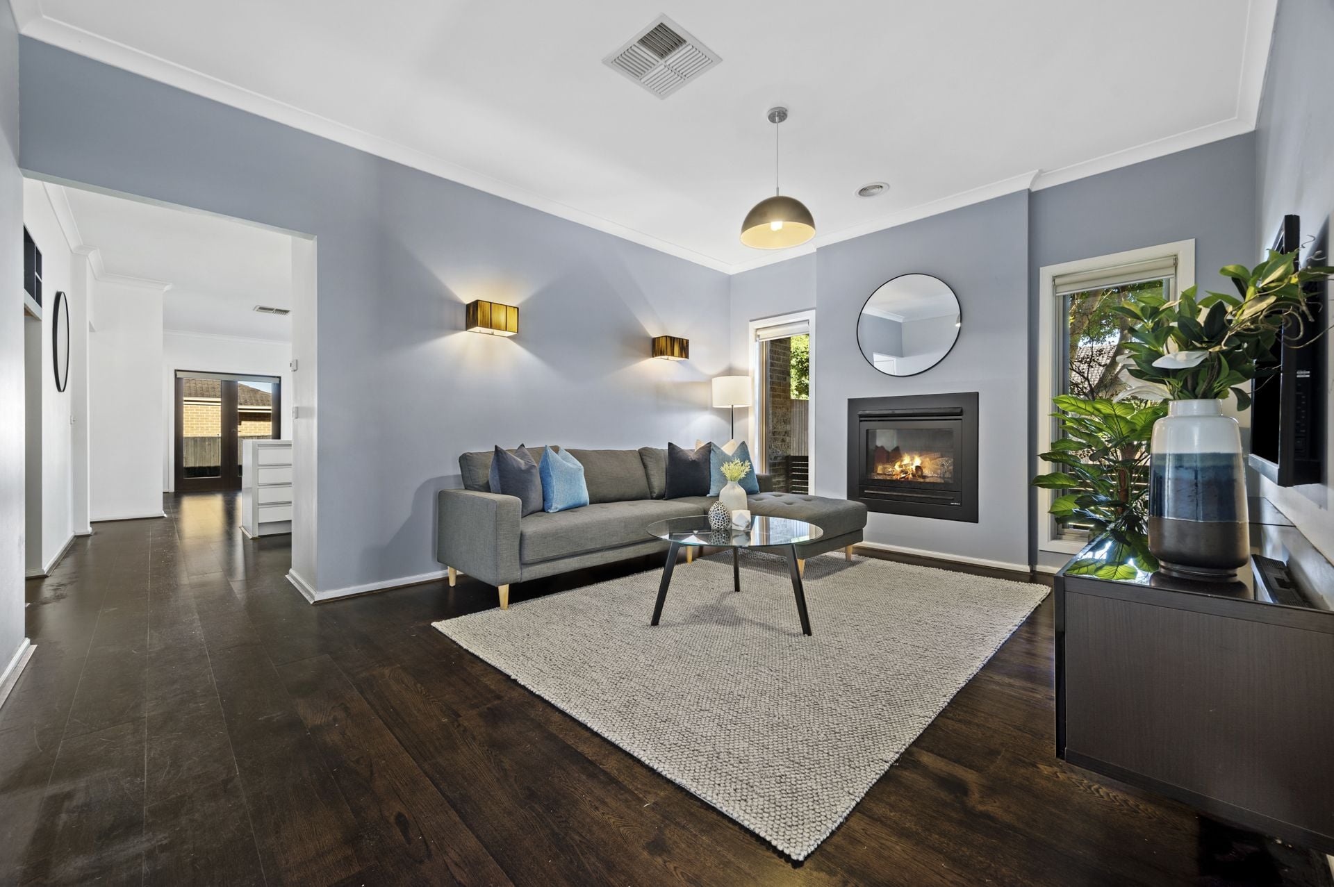 Luxurious Contemporary Family Living