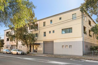 17/2 Daniel Street, Botany