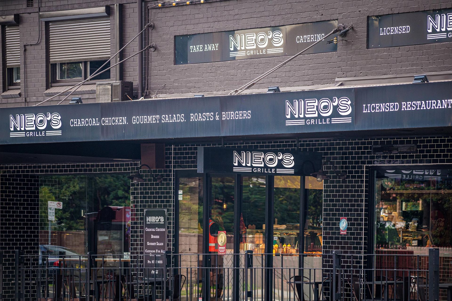 Bright Top Floor Apartment with Balcony & Garage