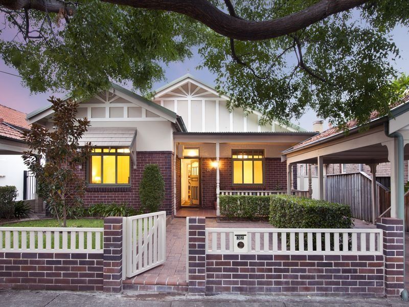 32 Tait Street, RUSSELL LEA