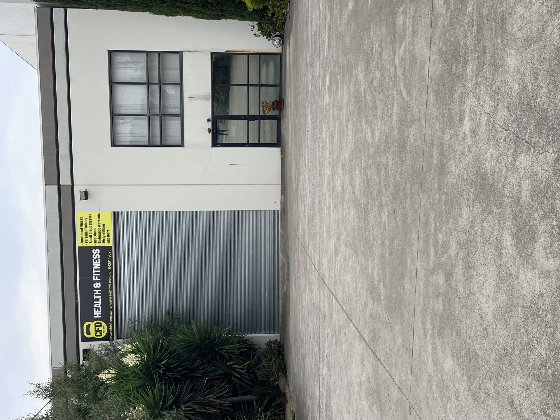 PRIME LOCATION, MOVE STRAIGHT IN