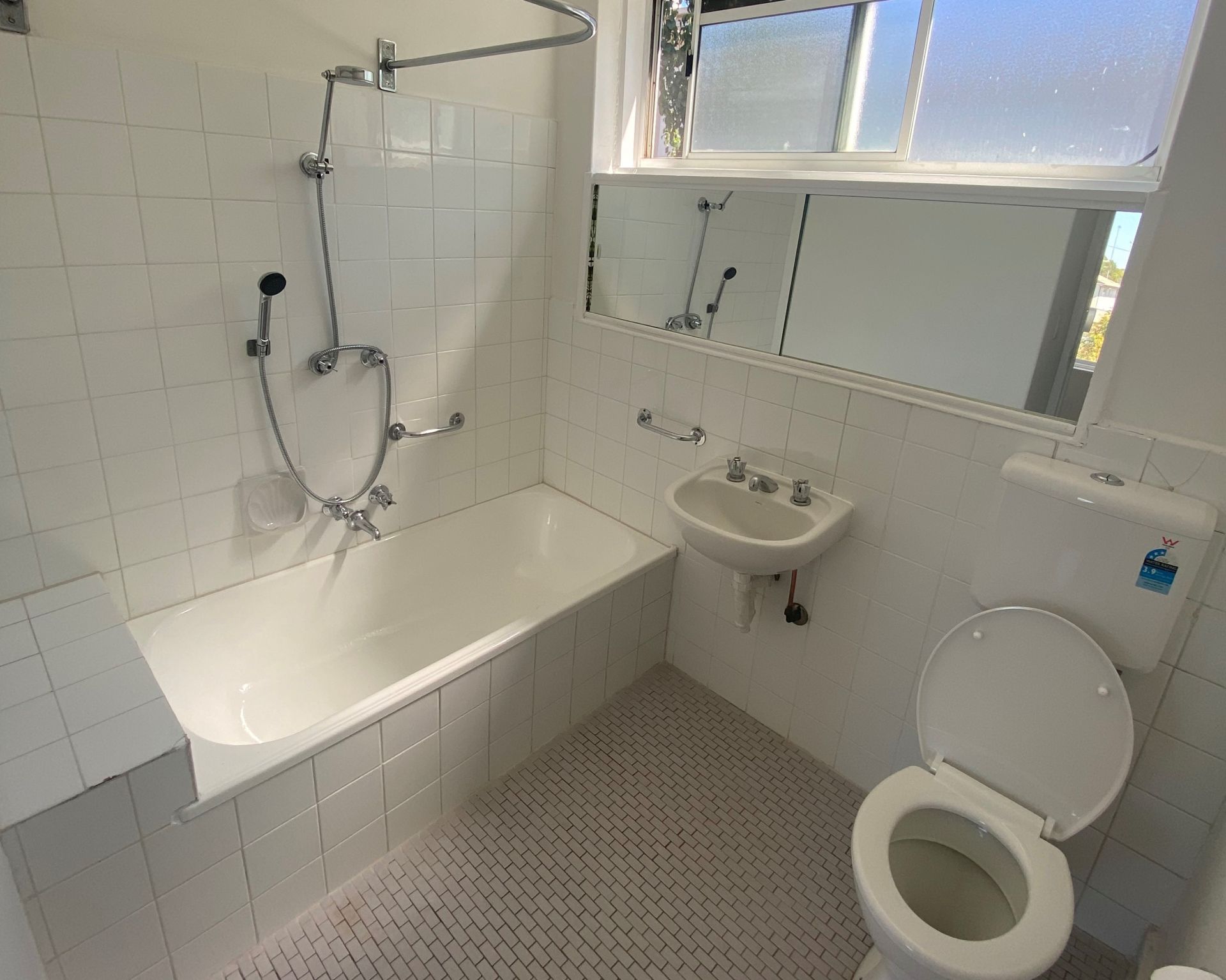 Modern 1 bedroom apartment!