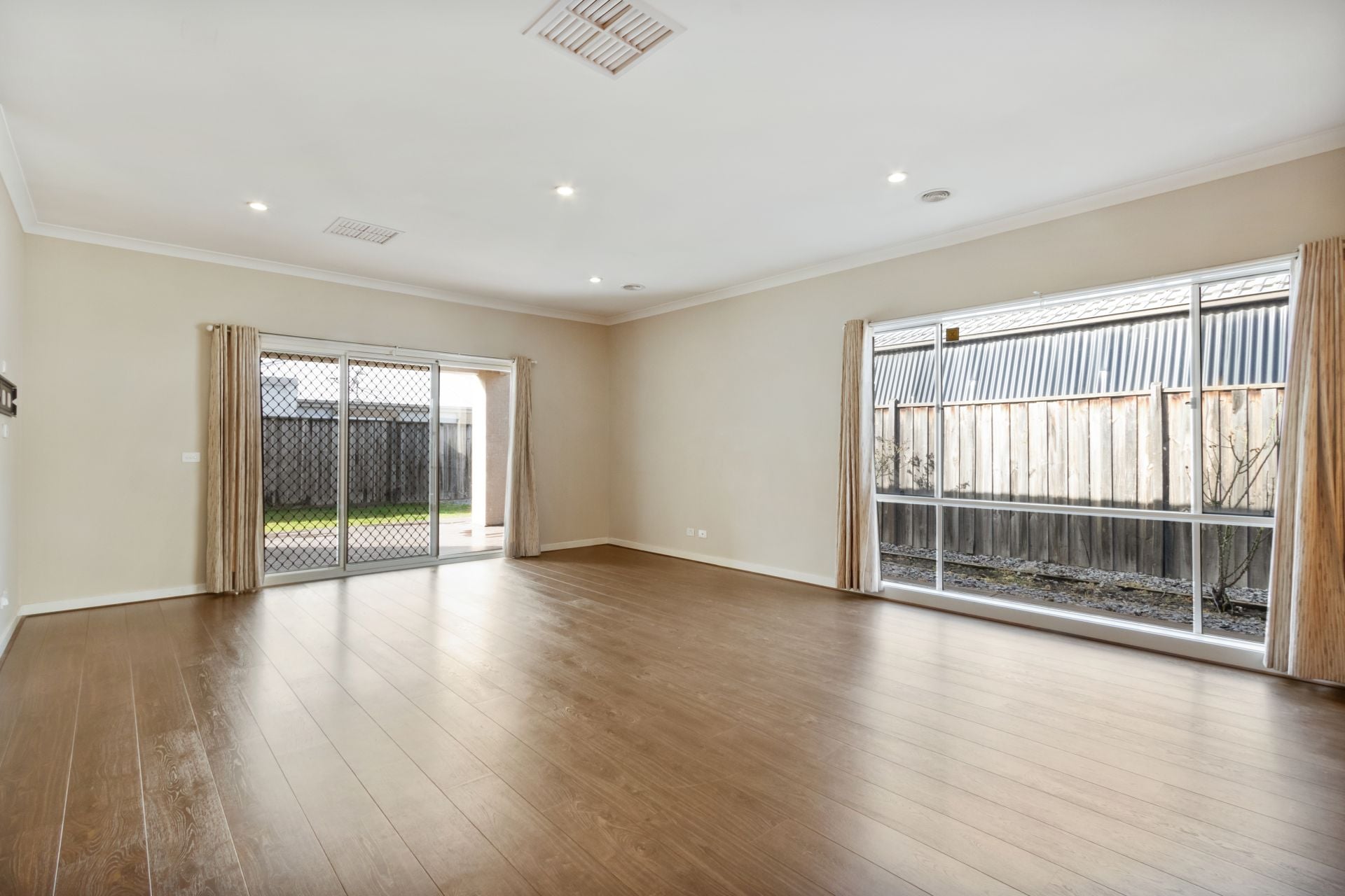 CONVENIENT & MODERN STYLE LIVING