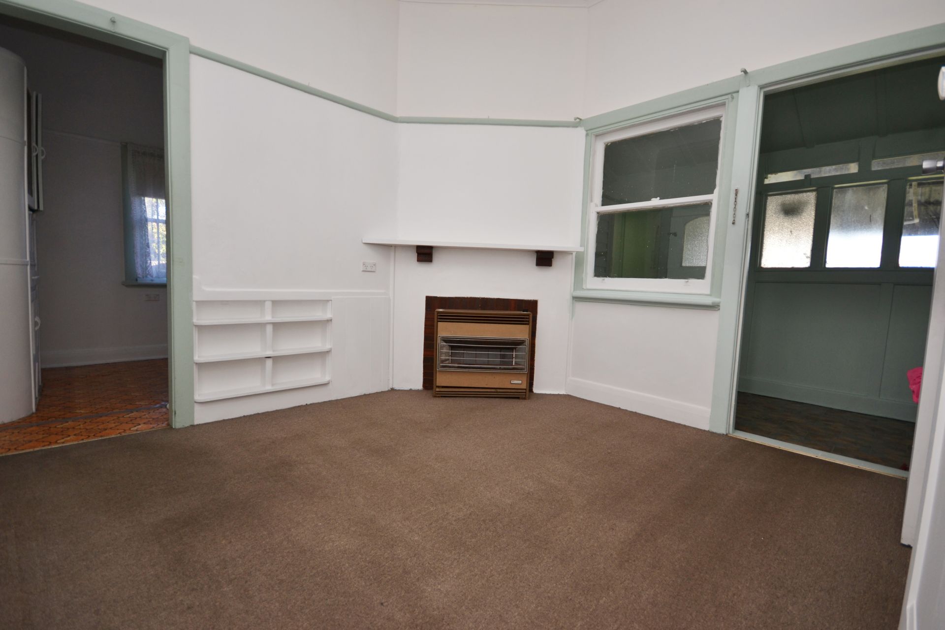 A GREAT OPPORTUNITY IN A PRIME LOCATION THAT BORDERS PRESTON