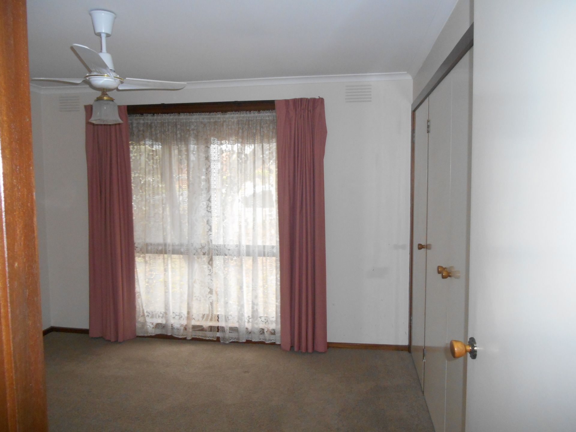 Great Location, 3 Bedroom Unit
