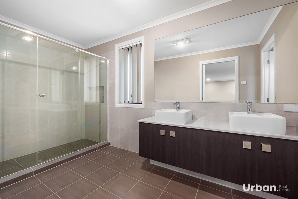 Colebee 57 Coronato Parade