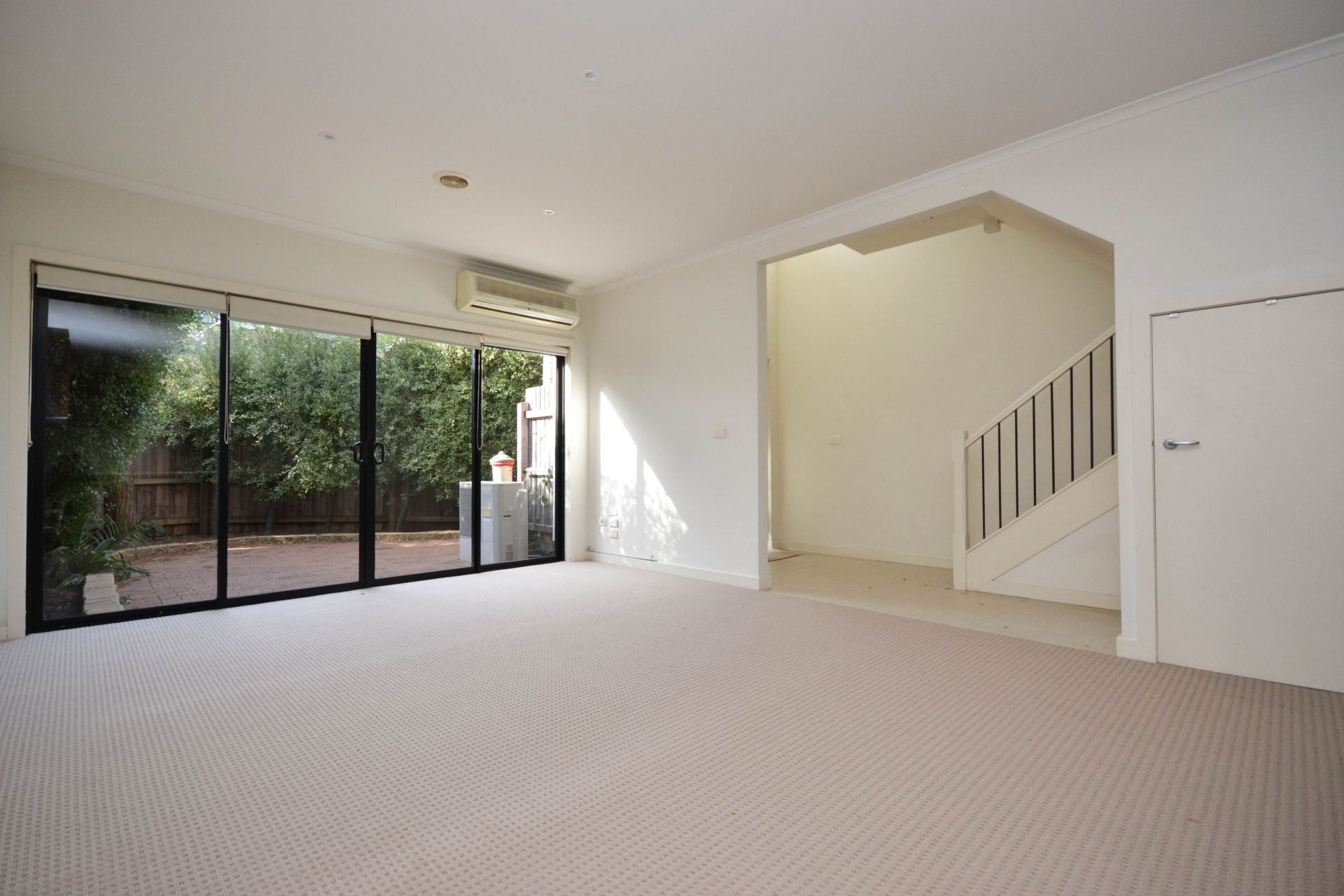 GREAT SIZED TOWNHOUSE