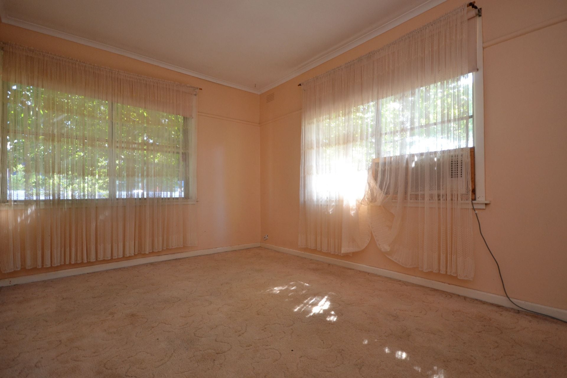 CLOSE TO ALL AMENITIES!