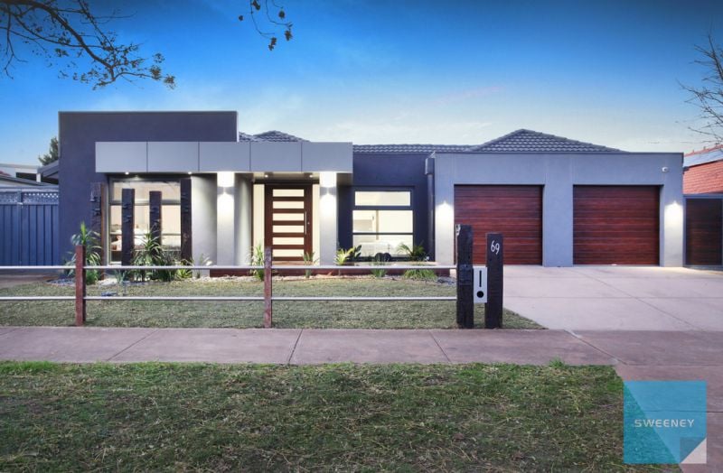 69 Chisholm Drive, Caroline Springs - Thumbnail 2
