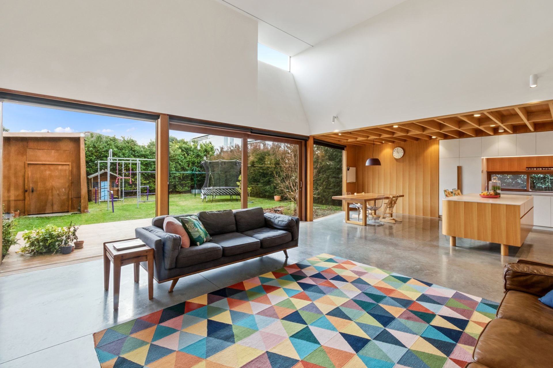 EXEMPLARY FAMILY HAVEN EPITOMISING CONTEMPORARY CLASS