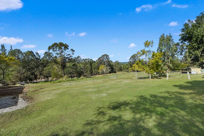 Real Estate For Sale 2 Days Road West Wights Mountain , QLD