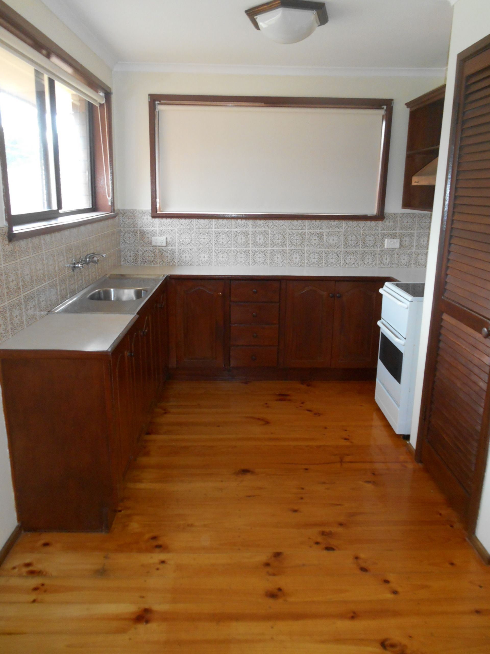 GREAT LOCATION, GARDEN MAINTENANCE INCLUDED!