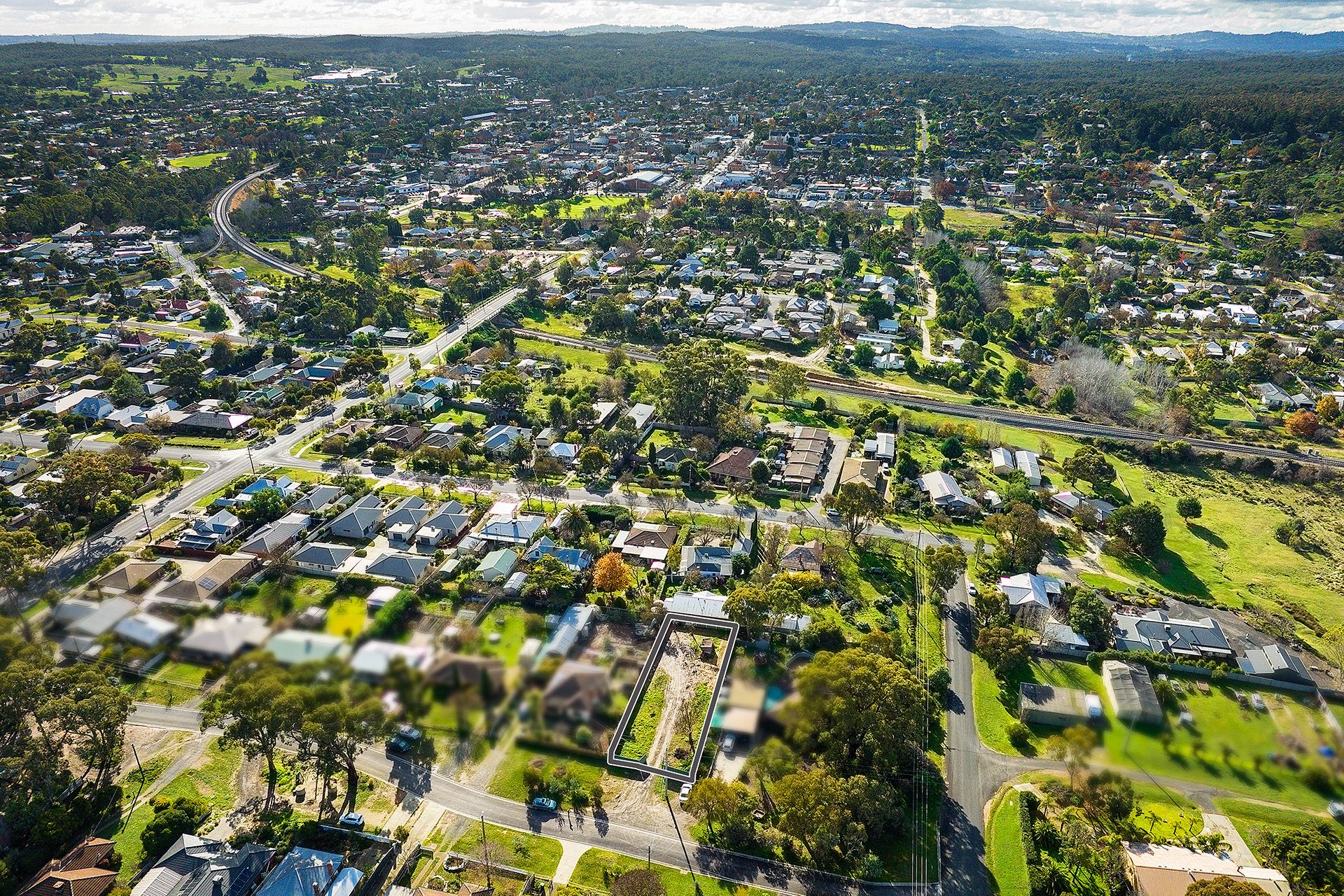 23 Yeats Street, Castlemaine - Thumbnail 3