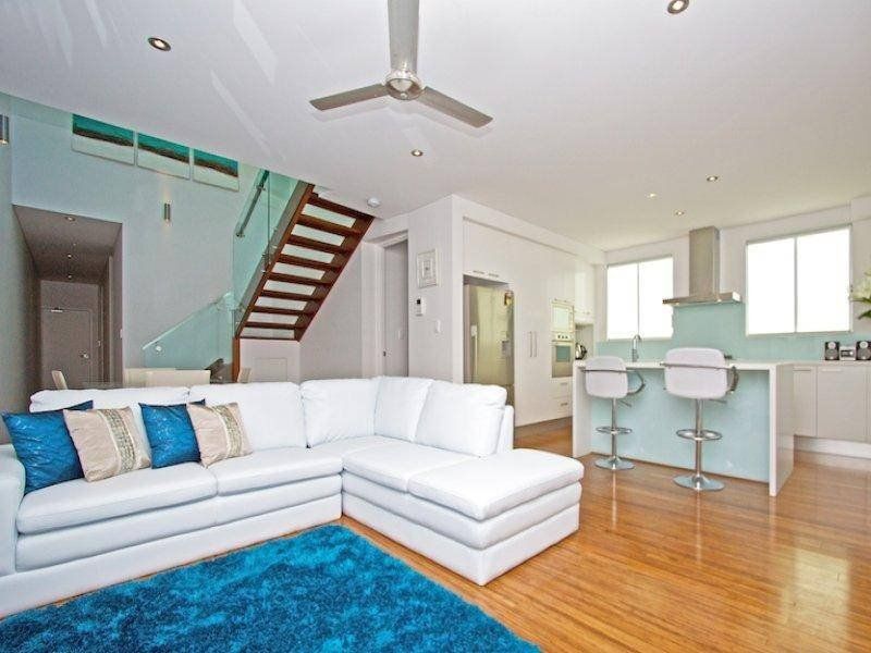 Boutique 3 Bedroom Apartment with Roof Terrace, Boutique 3 Bedroom Apartment With Roof Terrace - Thumbnail 3