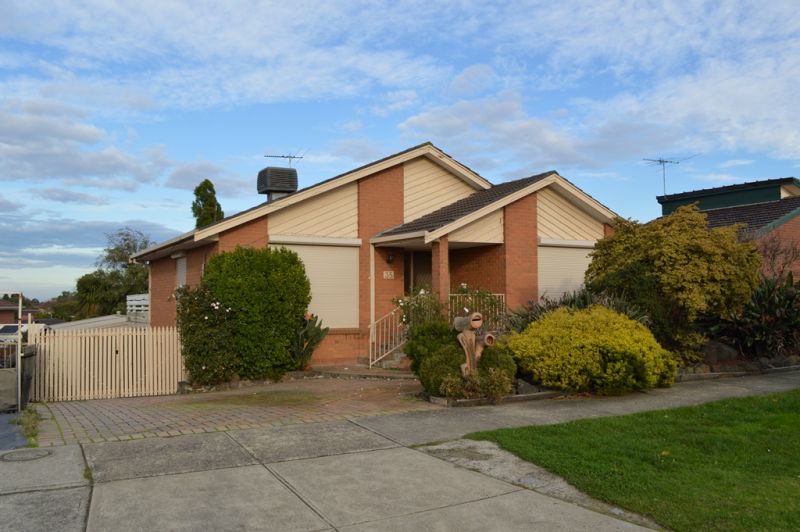 35 Centenary Drive, Mill Park