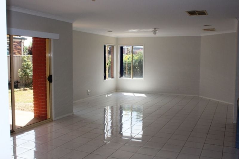 15 Lindley Avenue, Caroline Springs - Thumbnail 5