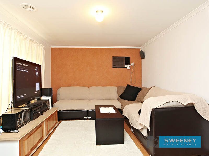 2/11 Thompson Court, Altona Meadows - Thumbnail 4