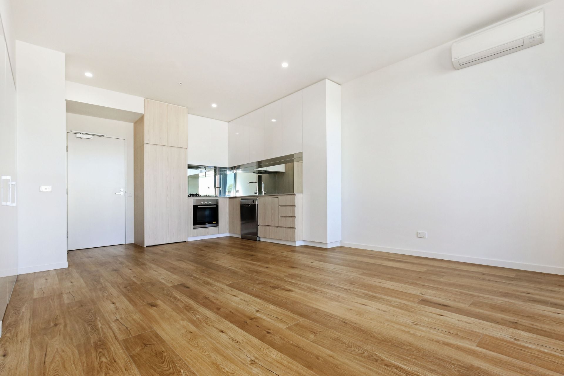Near New Two Bedroom Apartment in Prime Location