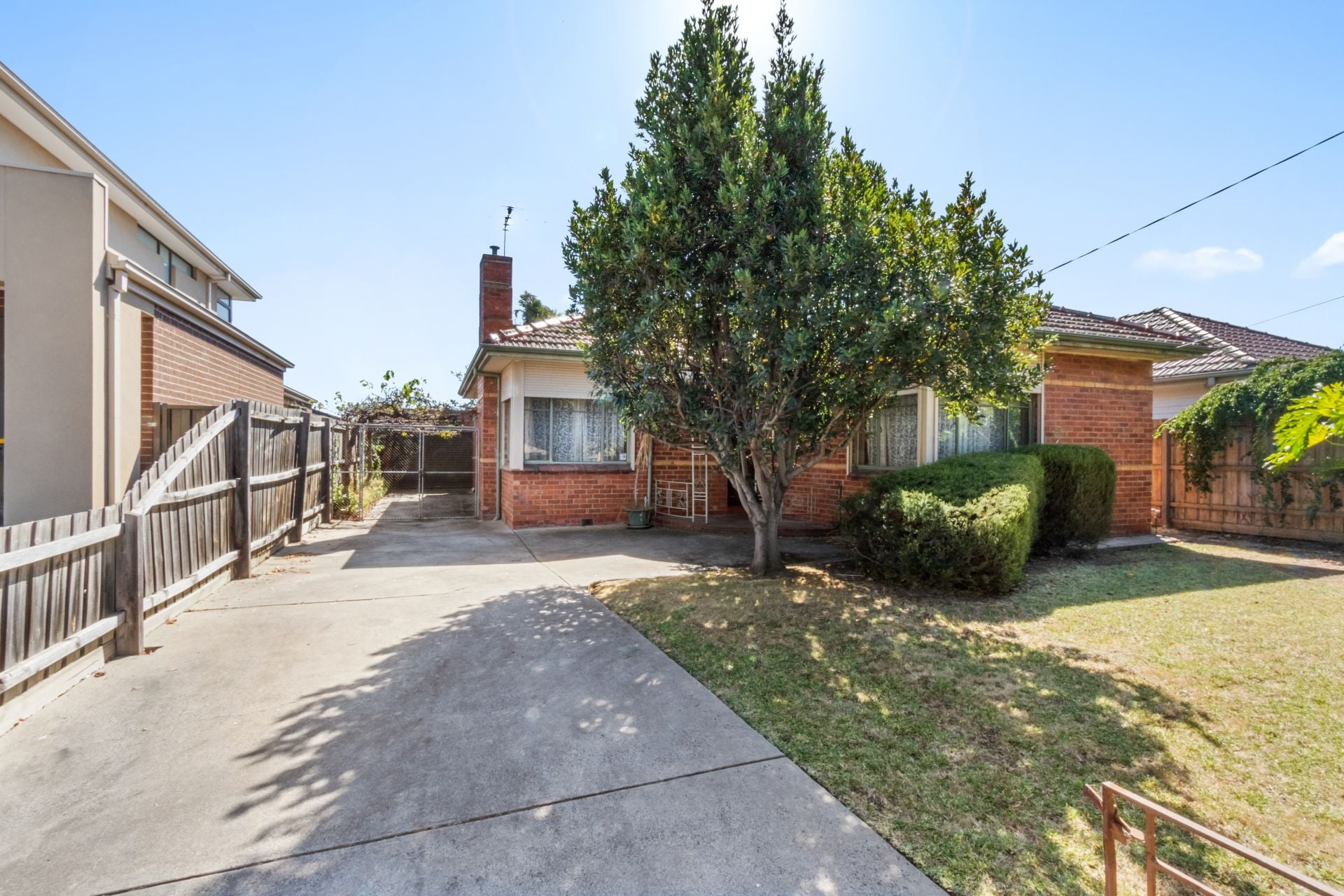 Neat And Tidy Home With Lots Of Room