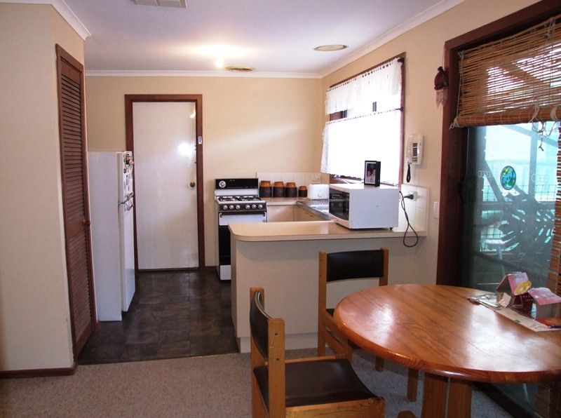 112 Underbank Blvd, Bacchus Marsh - Thumbnail 4