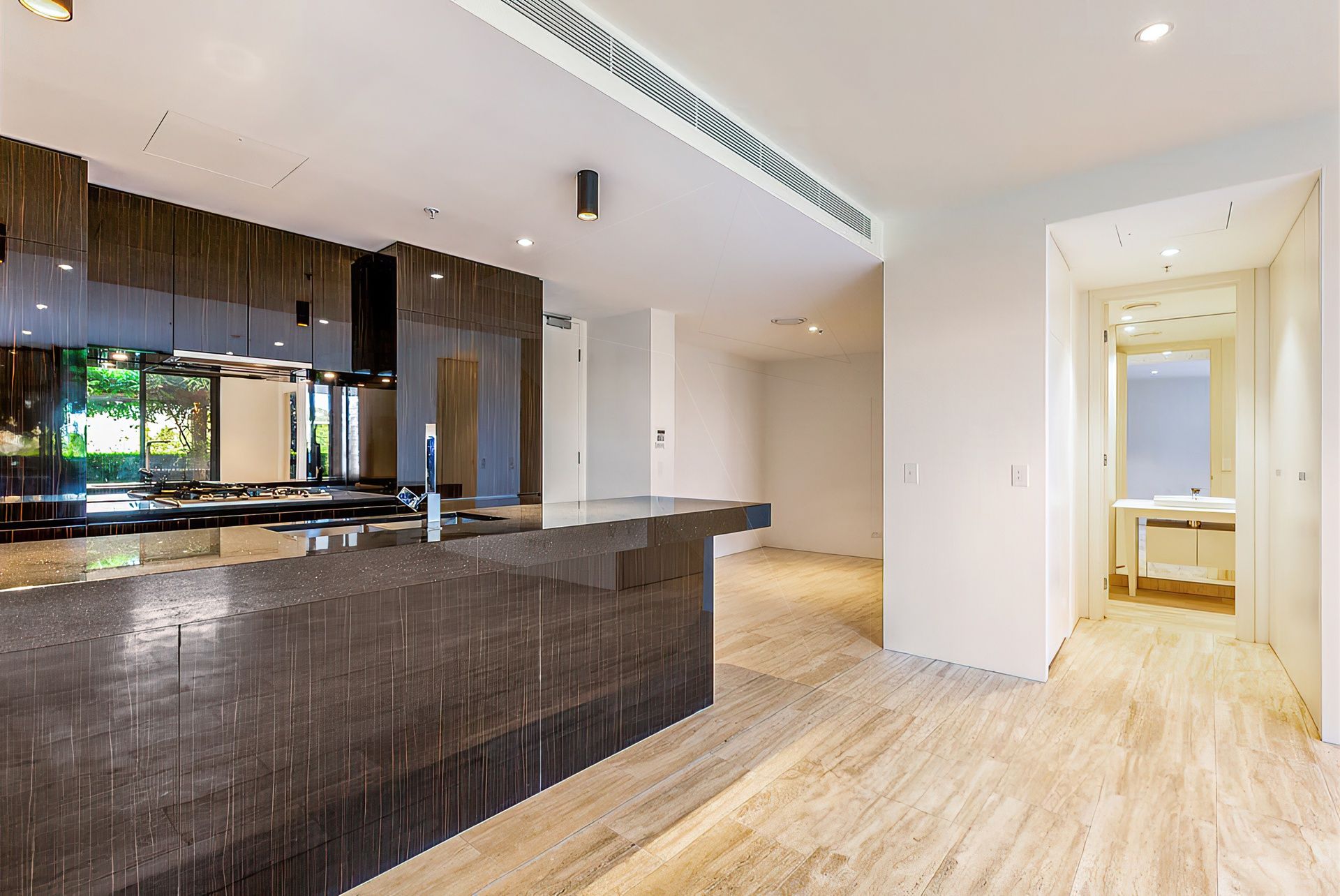 208W/1 Marina Drive Benowa QLD, Benowa - Thumbnail 4