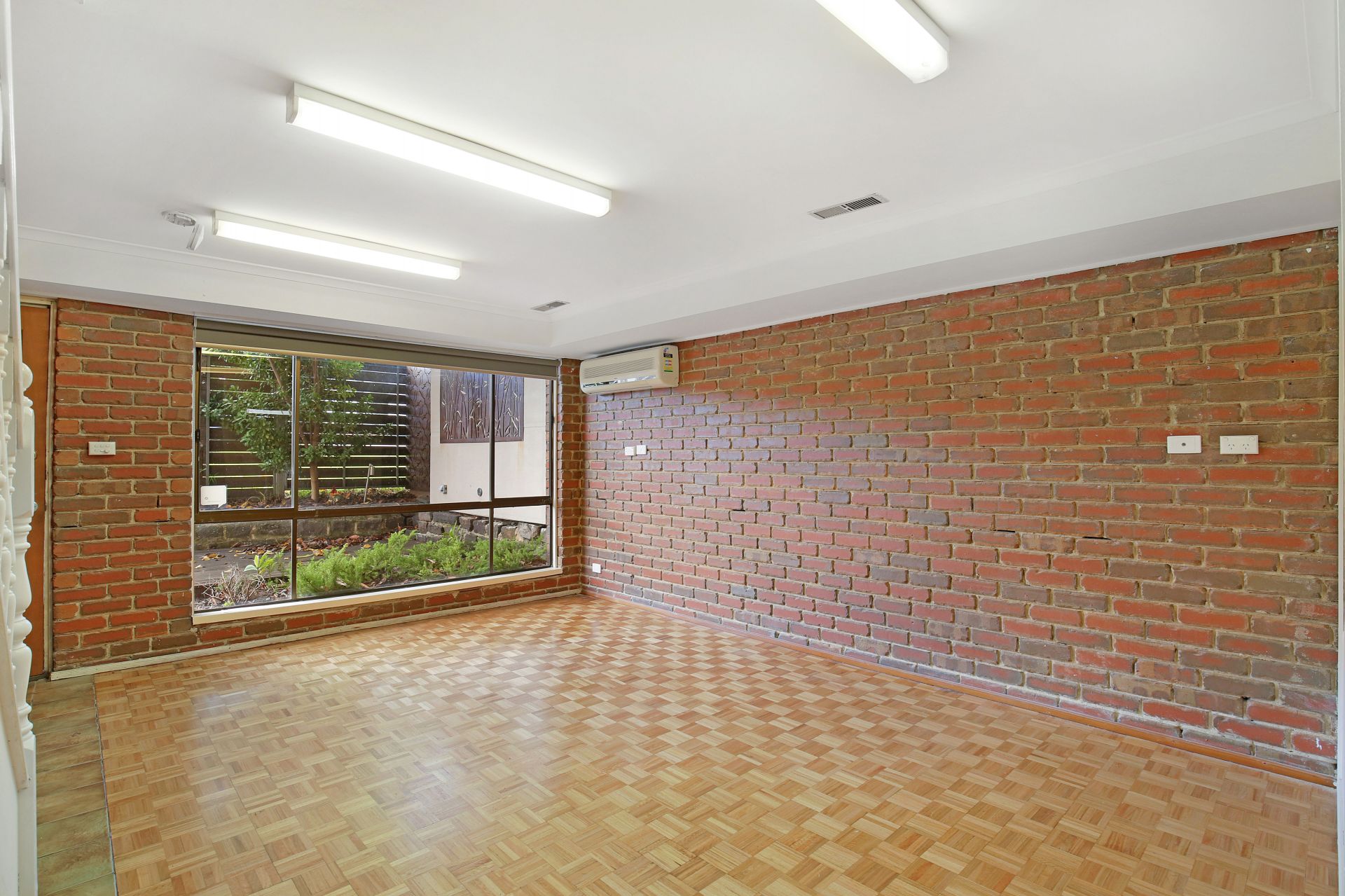 Hidden Gem in Fantastic Location ! Three bedrooms, work shop, double garage!