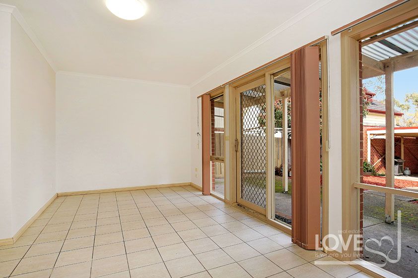 BEAUTIFULLY PRESENTED 3 BEDROOM TOWNHOUSE