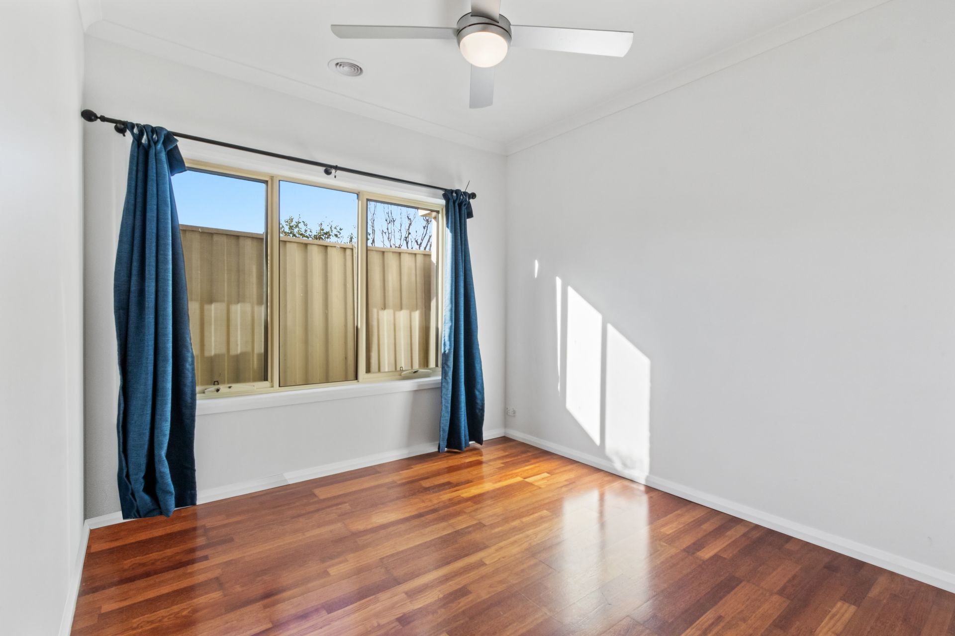 Modern unit in prime location