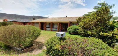 3  Bedroom Brick House in Quiet Neighbourhood