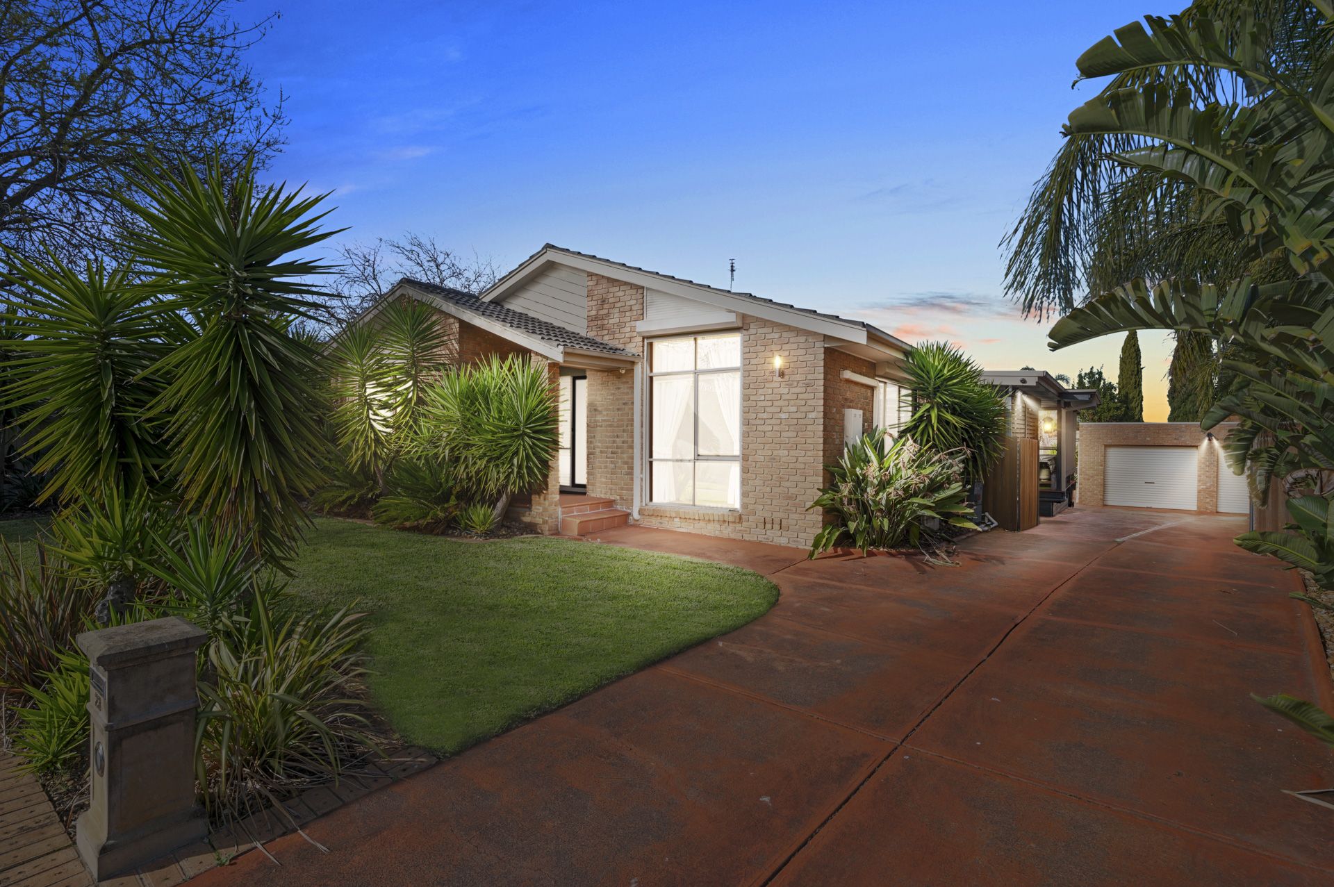 SURPRISE FAMILY PACKAGE - LAND APPROX 721m2